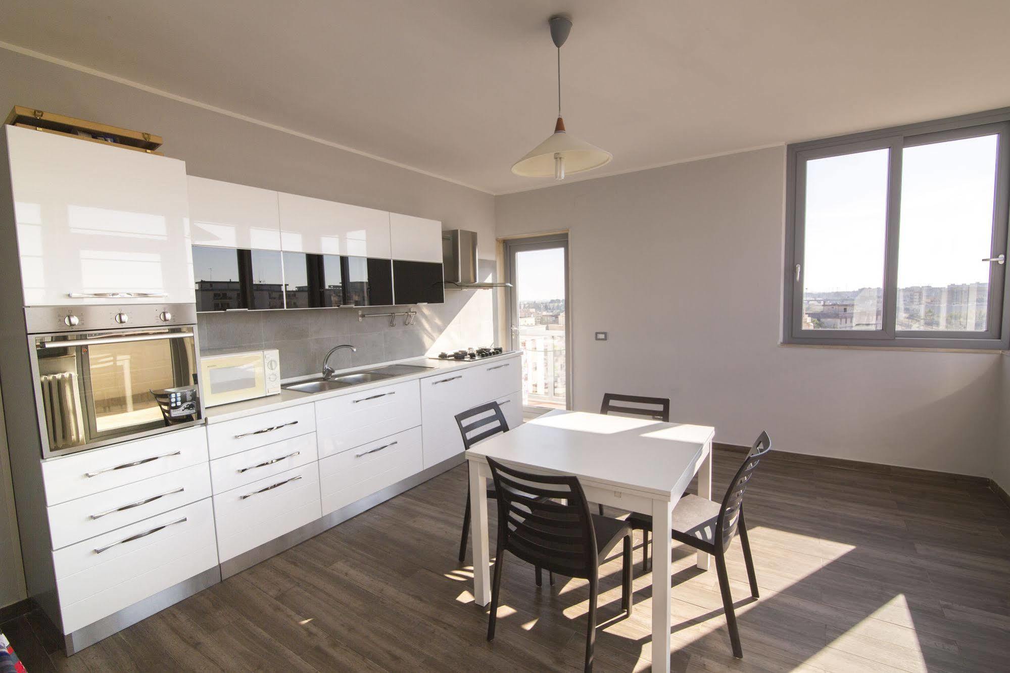 ברינדיזי Penthouse Station Luxury Suites & Apartment מראה חיצוני תמונה