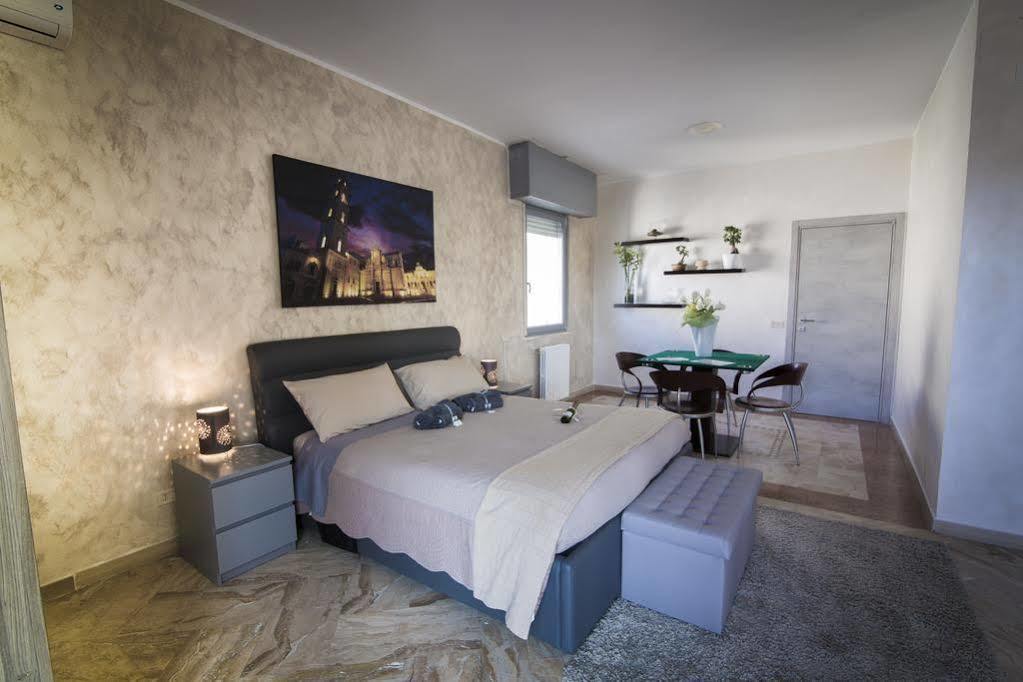 ברינדיזי Penthouse Station Luxury Suites & Apartment מראה חיצוני תמונה