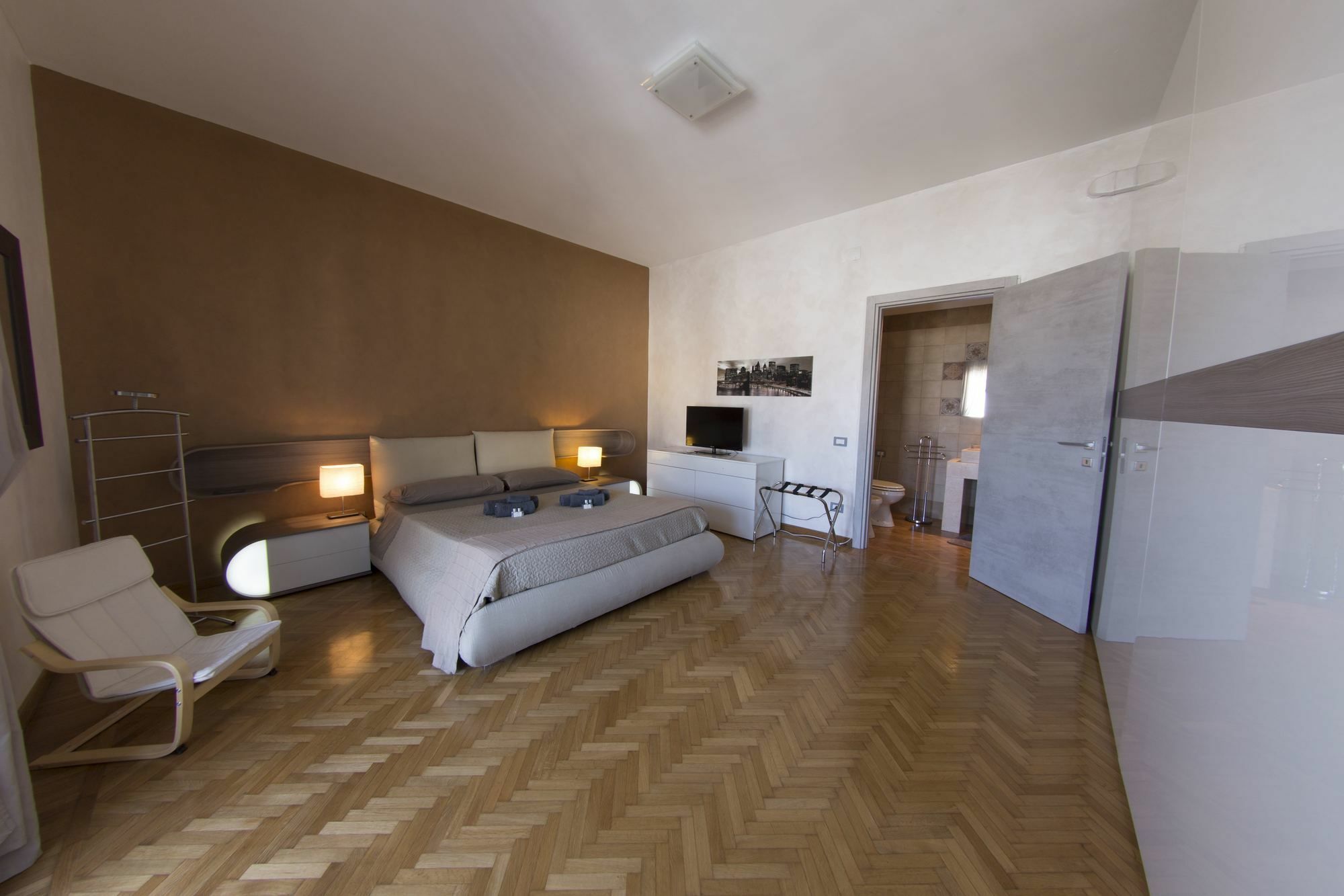 ברינדיזי Penthouse Station Luxury Suites & Apartment מראה חיצוני תמונה