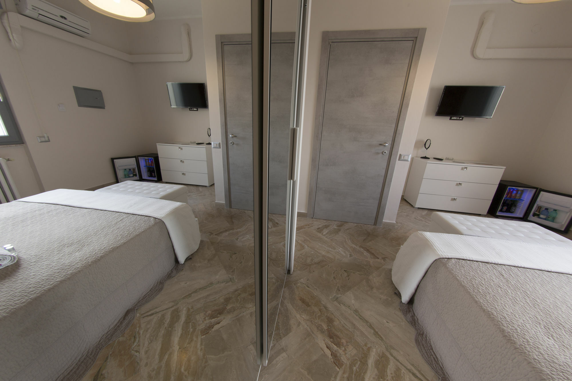 ברינדיזי Penthouse Station Luxury Suites & Apartment מראה חיצוני תמונה